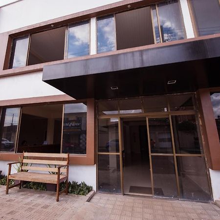 Hotel Holliday ماكابا المظهر الخارجي الصورة